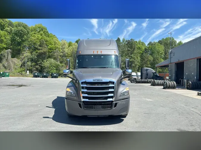 2021 Freightliner Cascadia 126