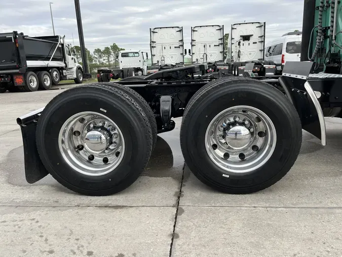 2022 Freightliner Cascadia 126