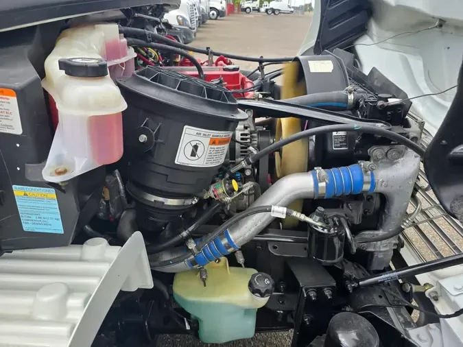 2018 FREIGHTLINER M2 106