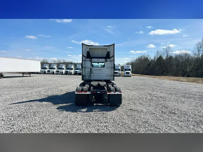 2018 Volvo VNL300