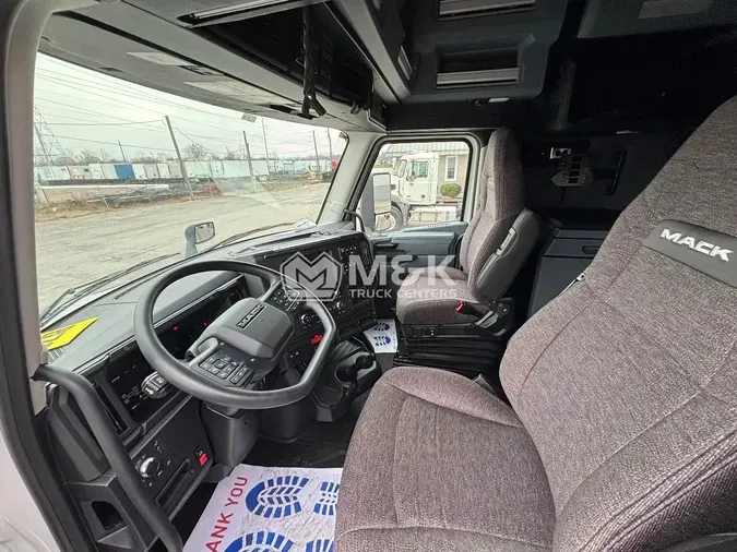 2026 MACK PIONEERf2d879ccfdbb88a1a202cbd76d0b0e0a