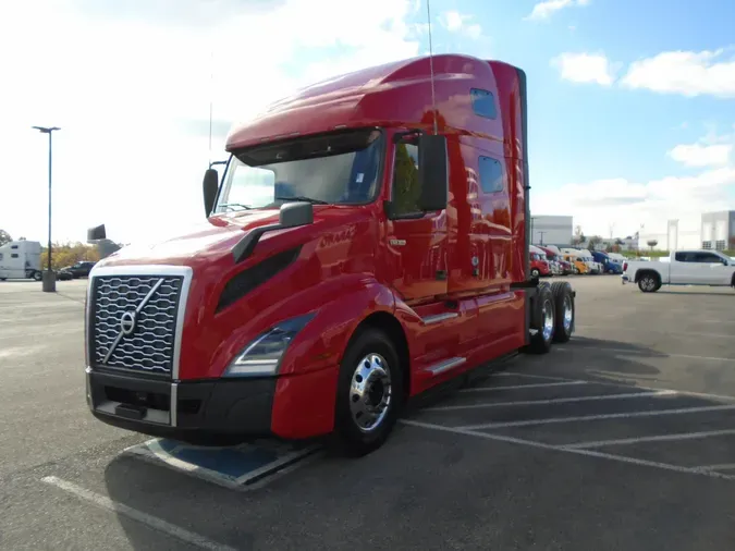 2020 VOLVO VNL64T760