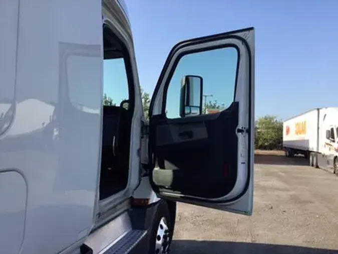 2020 Freightliner Cascadia