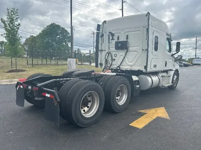 2021 FREIGHTLINER CA126