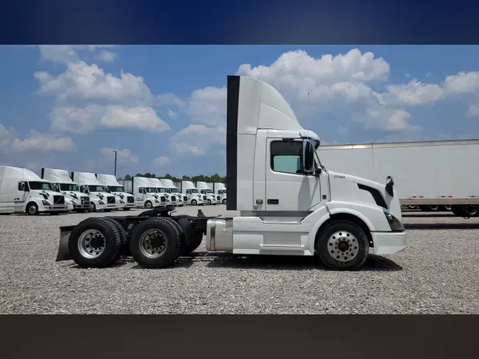 2018 Volvo VNL300