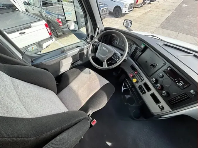 2020 Freightliner Cascadia 126