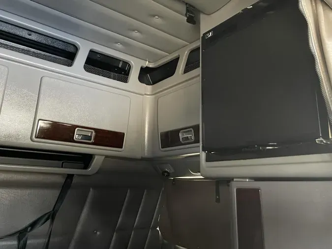 2023 Peterbilt 389f2e07a41b24c4bf6c57921bcff6b2e0c