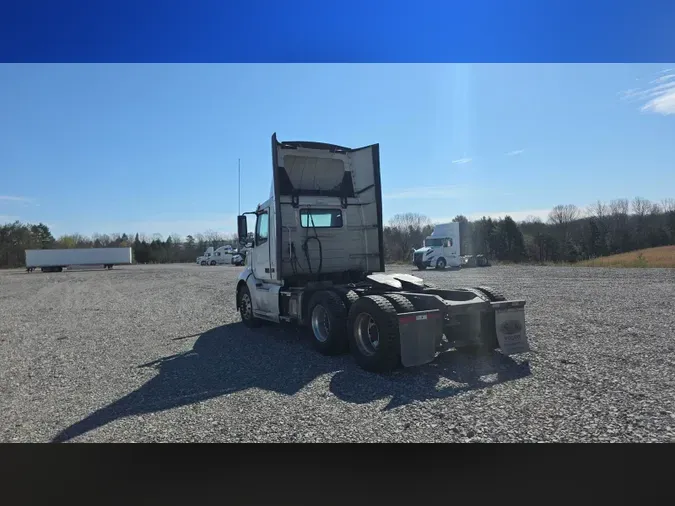 2020 Volvo VNL300