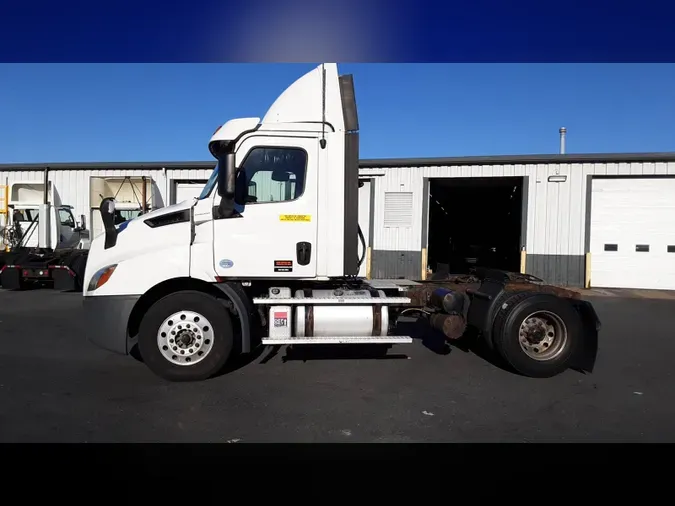 2020 Freightliner Cascadia 126