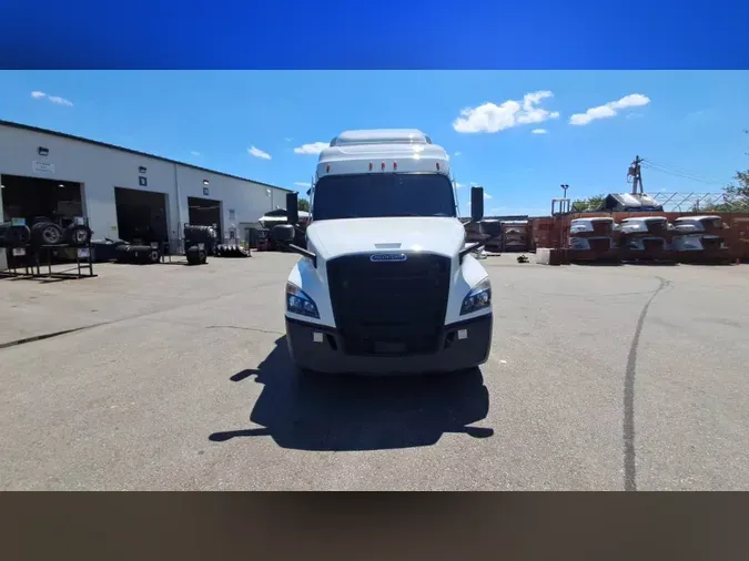 2021 Freightliner Cascadia 126f2e4f9784ffea709a3496f80ce81545a