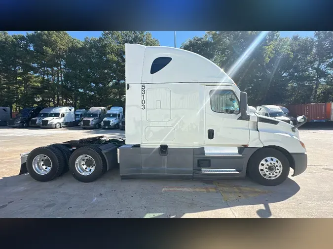 2022 Freightliner Cascadia 126