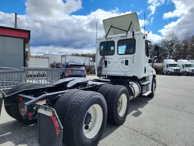 2016 FREIGHTLINER/MERCEDES CASCADIA 125