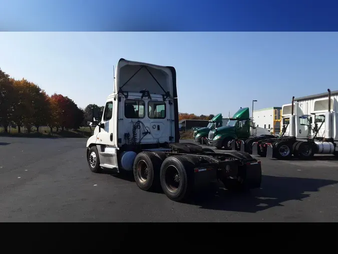 2019 Freightliner Cascadia 125