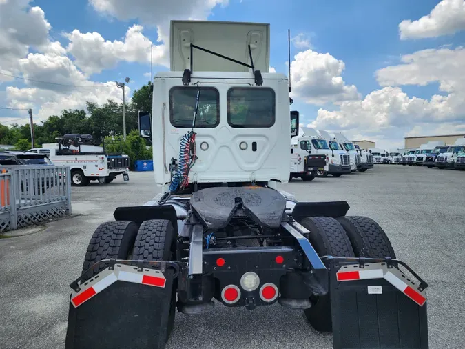 2019 FREIGHTLINER/MERCEDES CASCADIA 125