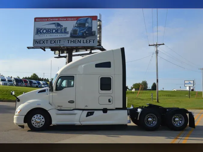 2021 KENWORTH T680