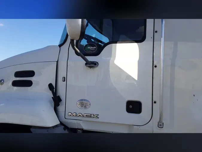 2018 Mack CXU (PINNACLE)f2ec6456e96741495f5feb3401b6cdc6