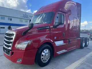 2020 Freightliner Cascadia 126