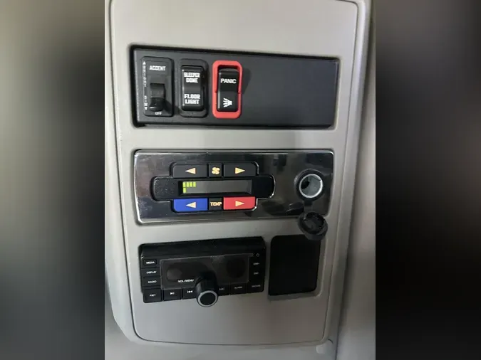2022 International LT625