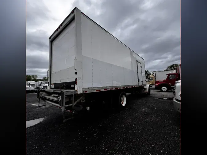 2019 FREIGHTLINER M2 106