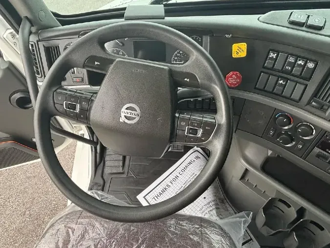 2022 VOLVO VNL64T860