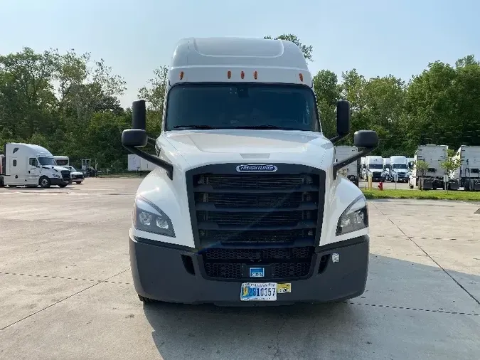 2019 Freightliner T12664ST