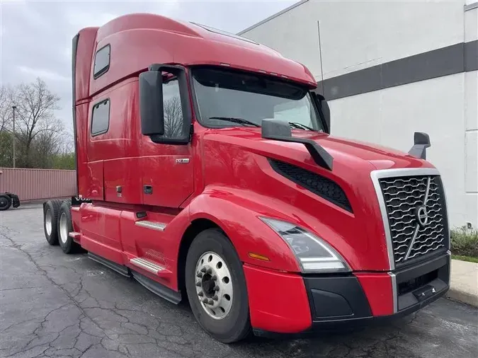 2020 VOLVO VNL860