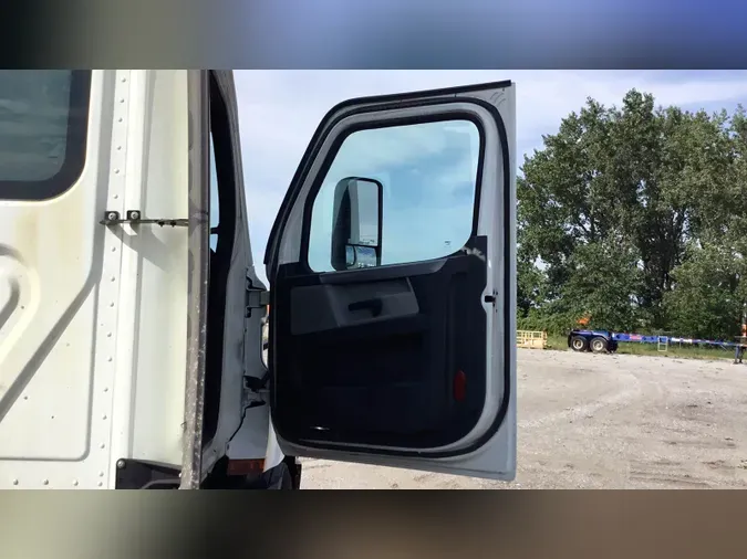 2020 Freightliner Cascadia 126f2f2e2baf1351fc5859a48eecaa1cf92