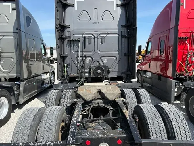 2022 FREIGHTLINER CA126