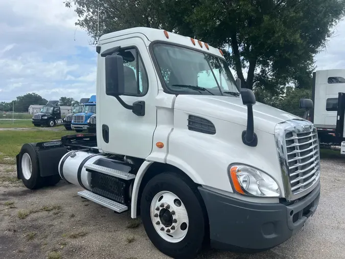 2014 FREIGHTLINER/MERCEDES CASCADIA 113