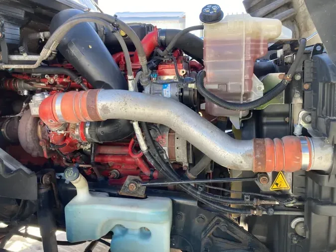 2019 NAVISTAR INTERNATIONAL LT625 DAYCAB T/A