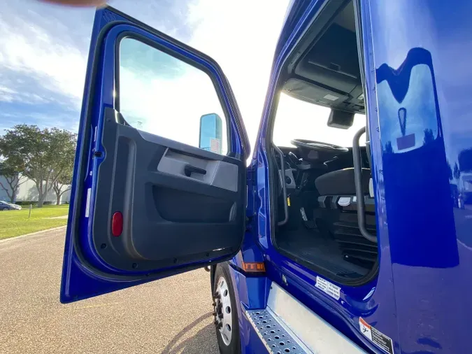 2022 Freightliner Cascadia