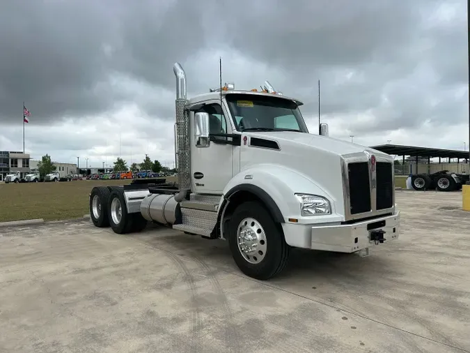 2026 Kenworth T880