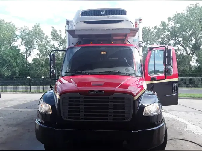2015 FREIGHTLINER M2 106