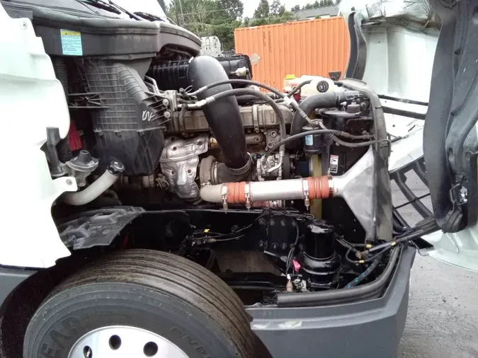 2019 Freightliner Cascadia 126