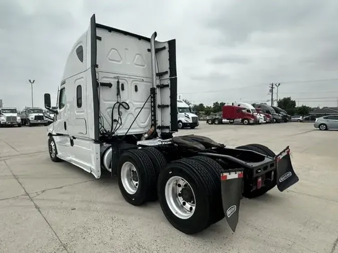 2021 Freightliner Cascadiaf3005ee688e15eb48956a4c777034ccd