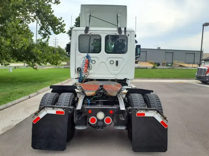 2020 FREIGHTLINER NEW CASCADIA 126