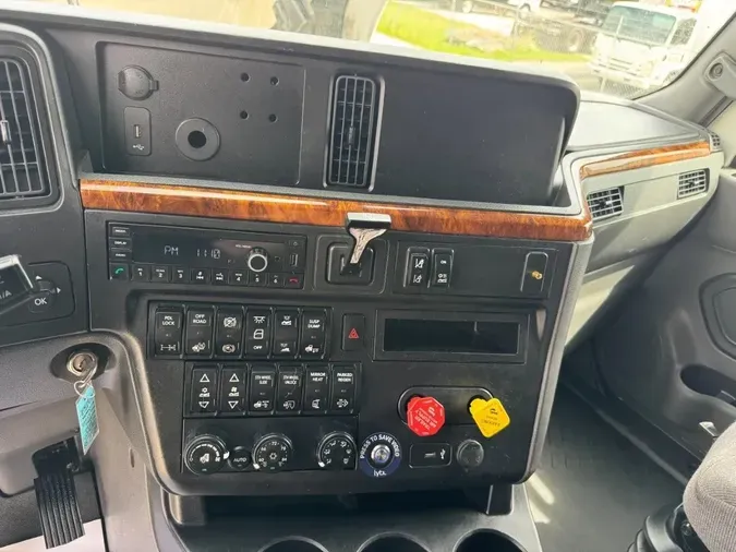 2022 International LT625f306350b35388e77c1859f172a499f29