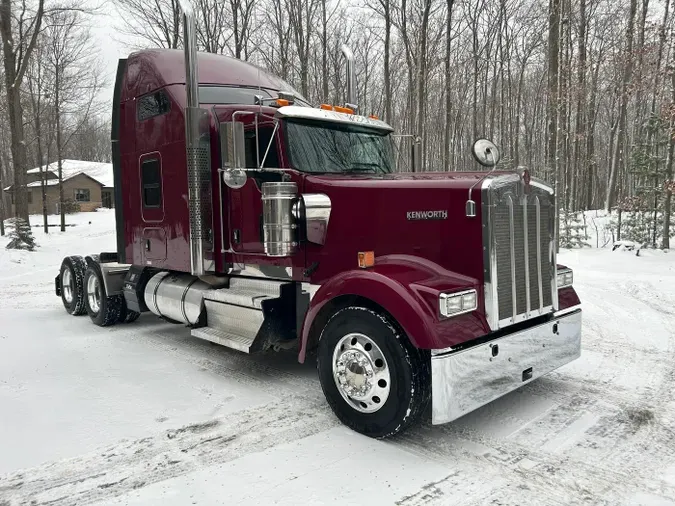2021 Kenworth W900L