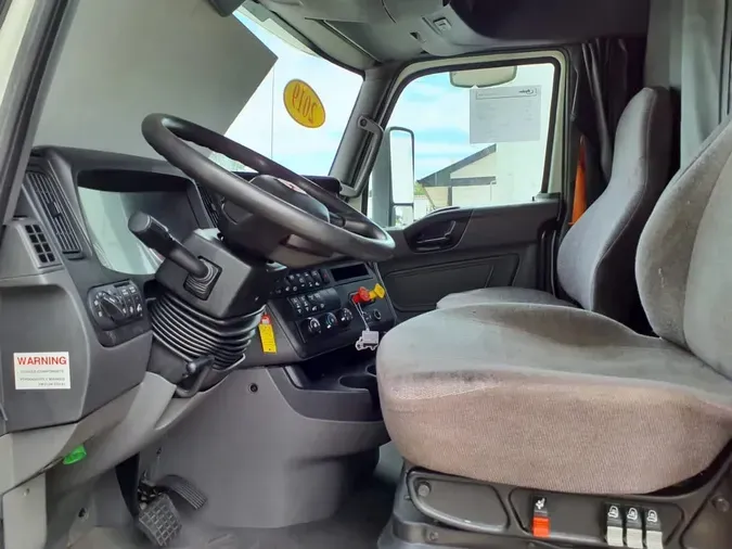 2019 NAVISTAR INTERNATIONAL LT625 SLPR CAB