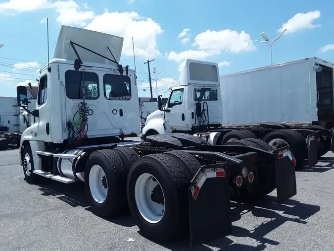 2018 FREIGHTLINER CASCADIA 125