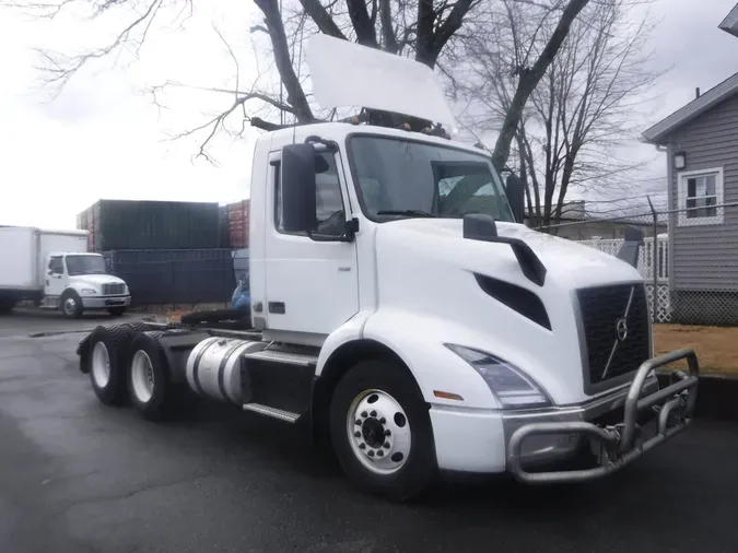 2019 VOLVO VNL