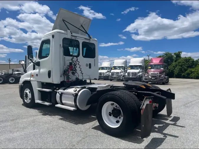 2015 FREIGHTLINER CASCADIA 125