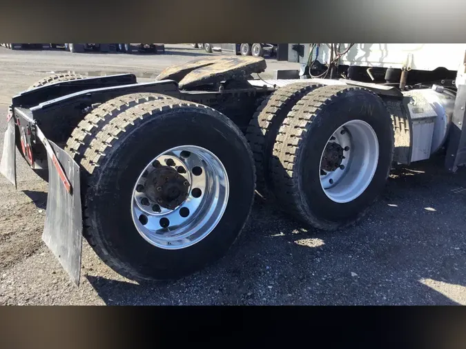 2021 Freightliner Cascadia 126