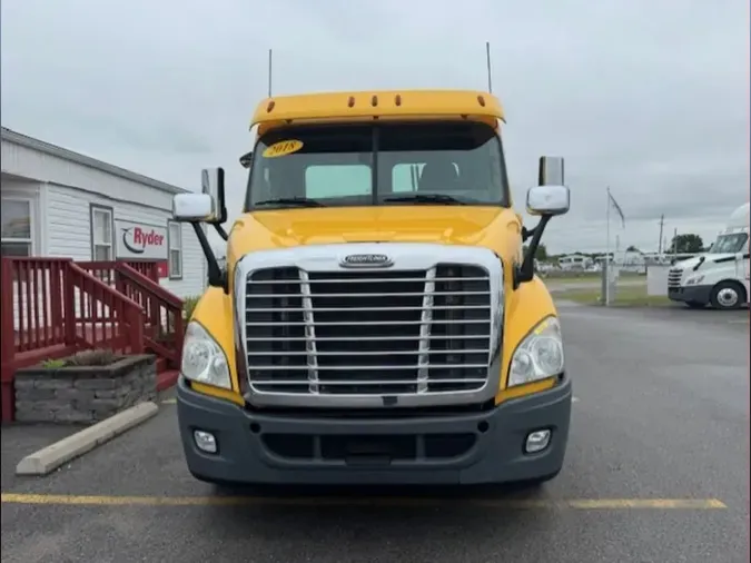 2018 FREIGHTLINER CASCADIA 113