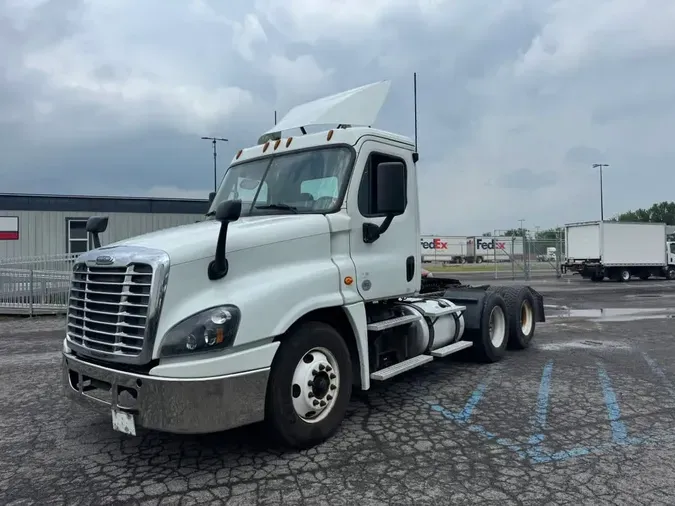 2019 FREIGHTLINER CASCADIA 125f31f0aa4828141778c1d27fe3451550a