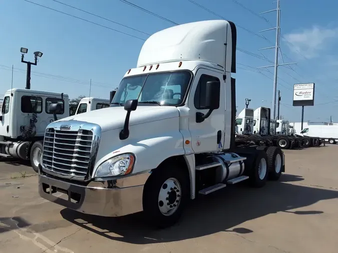 2017 FREIGHTLINER CASCADIA 125f3205176ef38fb748095c3acf7fd626d