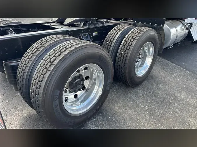 2021 KENWORTH T680