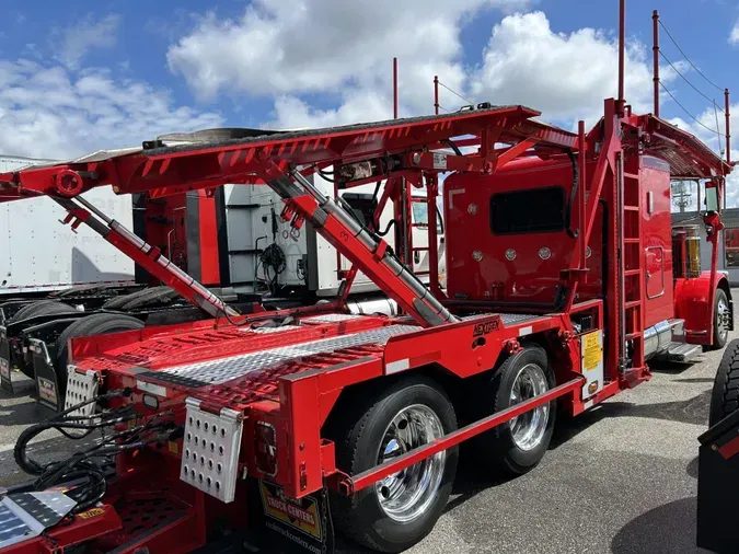 2022 Peterbilt 389