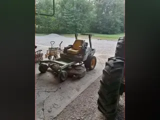 2007 John Deere 777