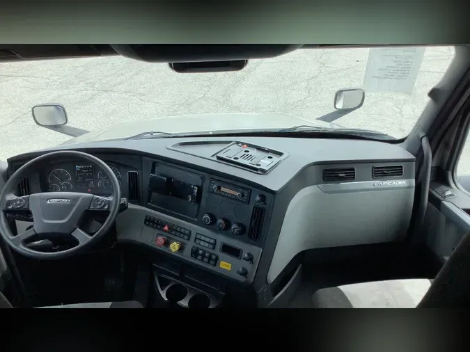 2022 Freightliner Cascadia 126